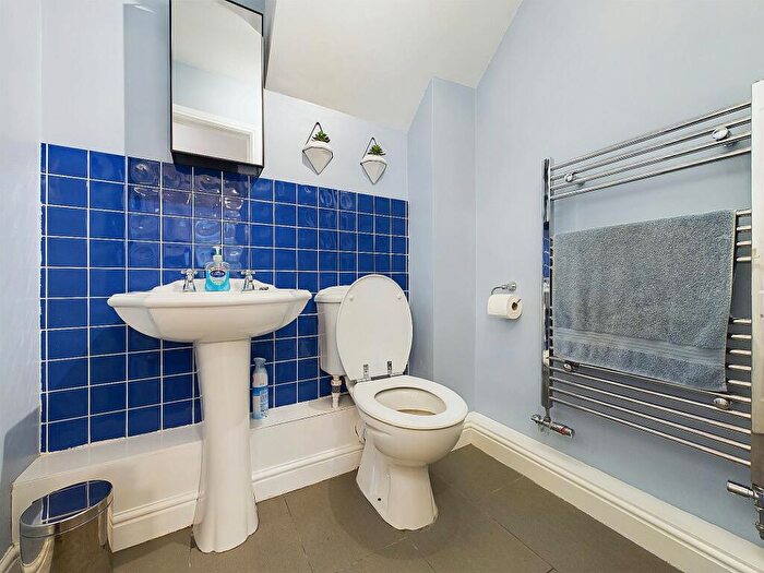 4 Bedroom Town House To Rent In Williams Close, Chester, CH2