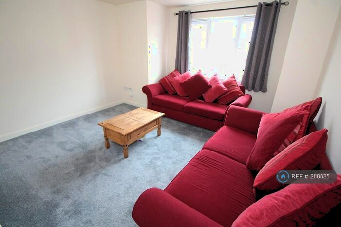 2 Bedroom Flat To Rent In Torwood Crescent, Edinburgh, EH12