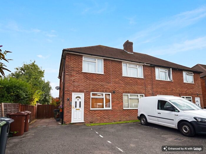 2 Bedroom Maisonette For Sale In Cairn Way, Stanmore, HA7