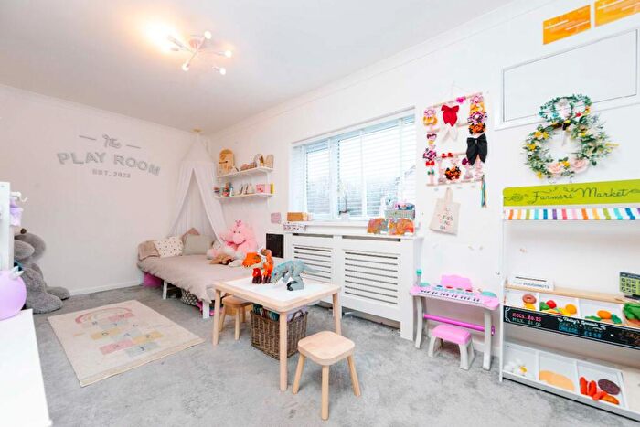 3 Bedroom Detached House For Sale In Heol Nant Caiach, Treharris, CF46