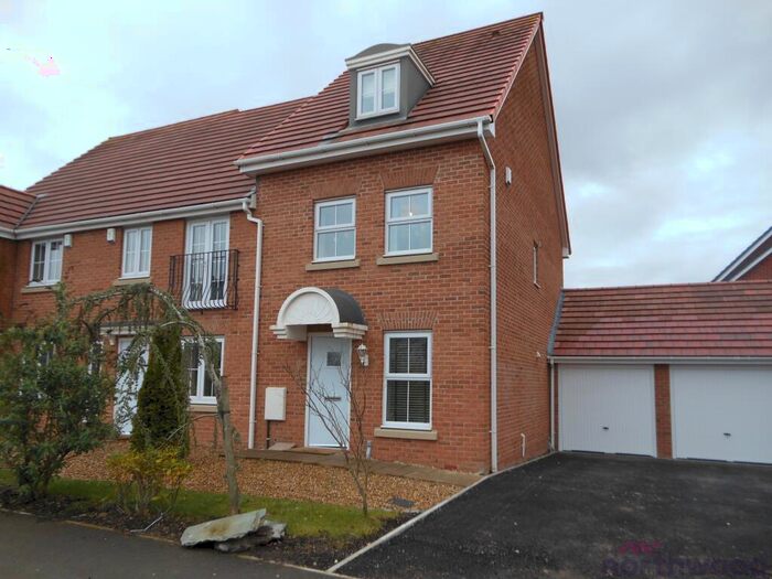 3 Bedroom Town House To Rent In Hazelmere Avenue, Buckshaw Village, PR7