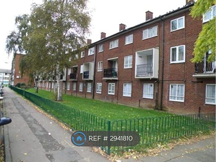 3 Bedroom Flat To Rent In Valley House, London, N9
