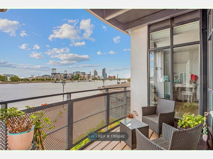 2 Bedroom Flat To Rent In Prices Court, Battersea, SW11