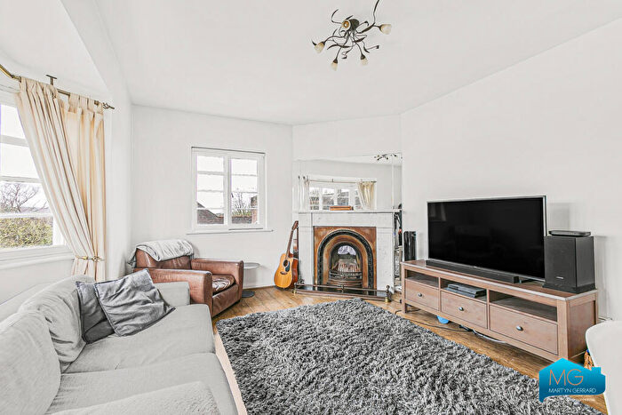 2 Bedroom Apartment To Rent In Ossulton Way, Hampstead Garden Suburb, London, N2