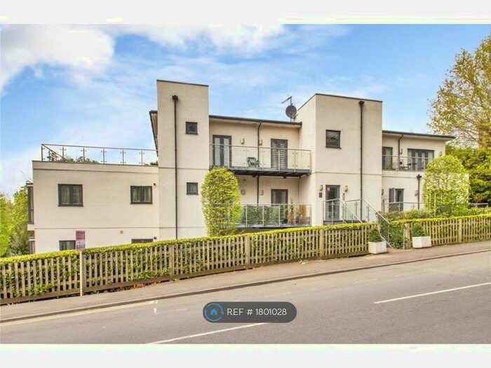 2 Bedroom Flat To Rent In Mount Harry Road, Sevenoaks, TN13