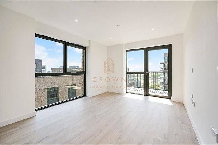 1 Bedroom Flat To Rent In Scarlet Court, Woodberry Down, N4