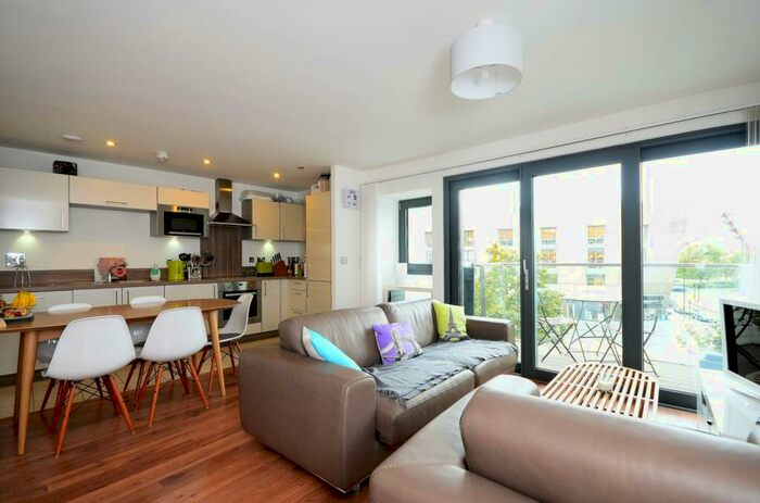 2 Bedroom Flat To Rent In Montreal House, Surrey Quays Road, Canada Water, London, SE16