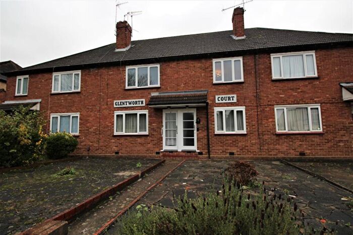 2 Bedroom Maisonette To Rent In Glentworth Court, Stonegrove, Edgware, HA8