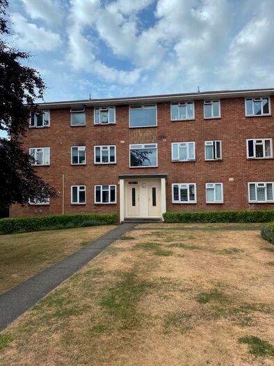 2 Bedroom Flat To Rent In Talbot Avenue, Winton, Bournemouth, BH3