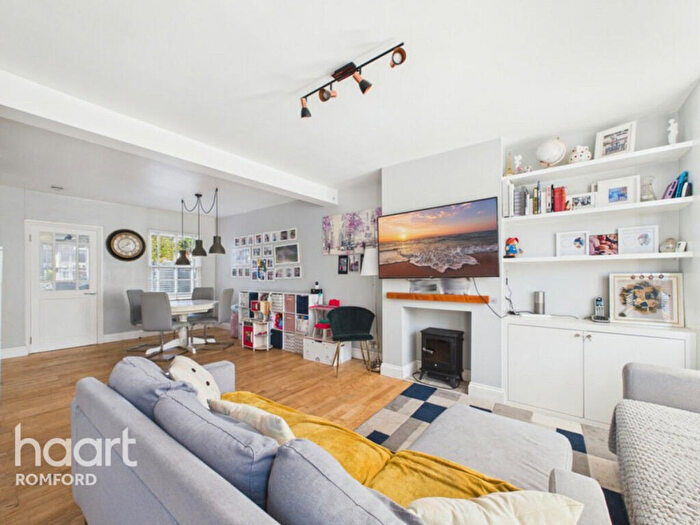 3 Bedroom Terraced House For Sale In Douglas Road, Hornchurch, RM11