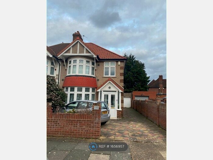 3 Bedroom Semi-Detached House To Rent In Greencroft Road, Hounslow, TW5