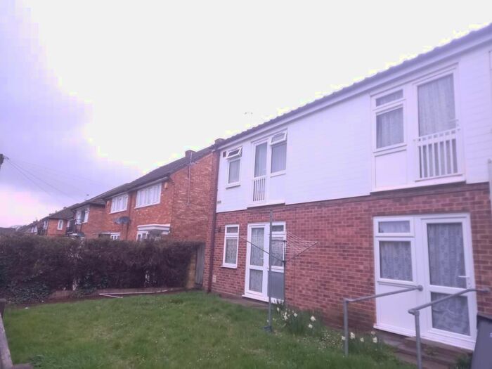 1 Bedroom Flat To Rent In Fox Road, Langley, SL3