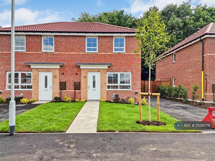 3 Bedroom Semi-Detached House To Rent In Lamb Close, Nottingham, NG13