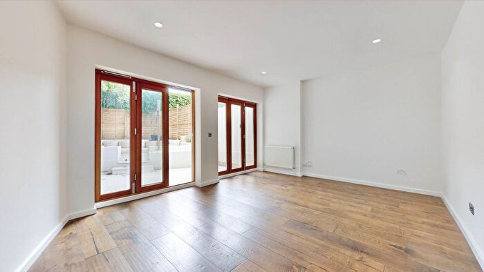 2 Bedroom Flat To Rent In Archway Road, Highgate, N6