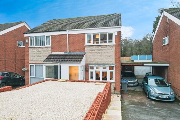 3 Bedroom Semi-Detached House For Sale In Ascot Close, Oldbury, West Midlands, B69