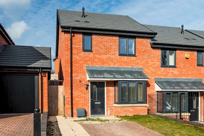 2 Bedroom Semi-Detached House To Rent In Green Lane, Kings Norton, B38