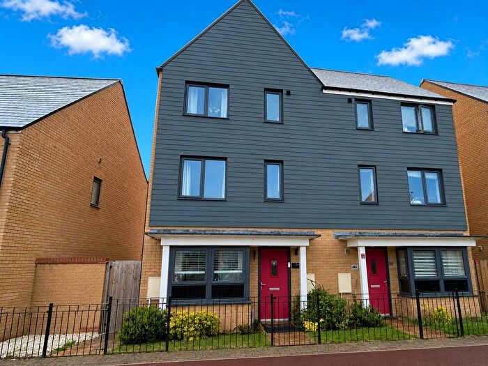 4 Bedroom Semi-Detached House To Rent In Fen Street, Milton Keynes, MK10