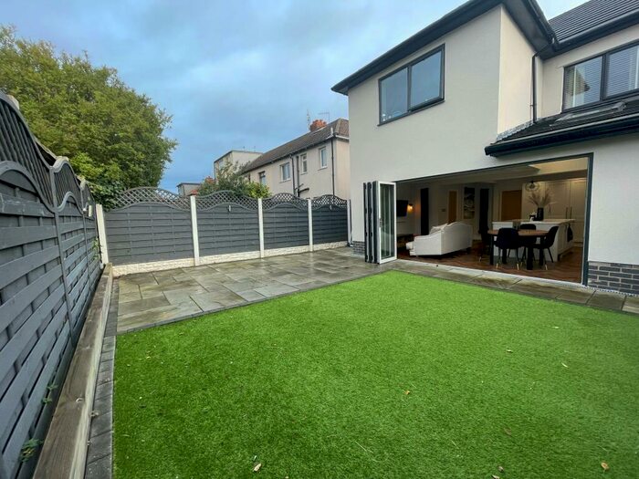 4 Bedroom Semi-Detached House To Rent In Verney Crescent South, L19