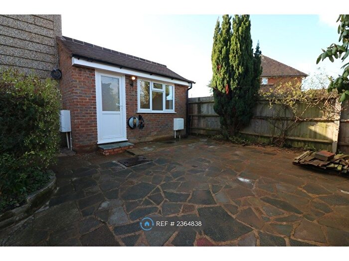 1 Bedroom Flat To Rent In Chillworth, Chilworth, Guildford, GU4