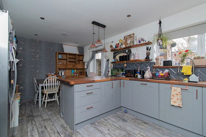 3 Bedroom Semi Detached House For Sale In Kingston Avenue, Margate, CT9