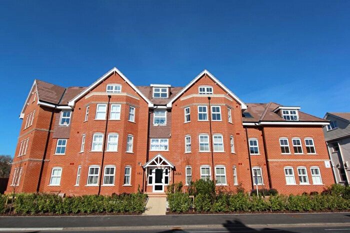 2 Bedroom Apartment For Sale In Bournemouth Road, Parkstone, Poole, Dorset, BH14