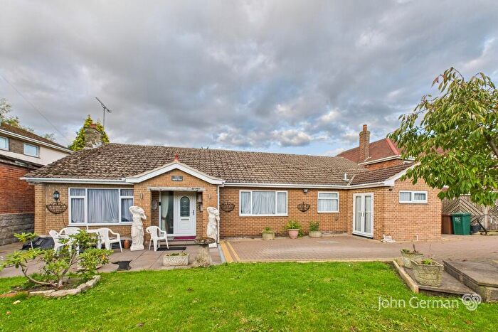 3 Bedroom Detached Bungalow For Sale In Midway Road, Midway, DE11