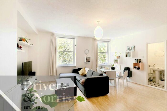 Apartment To Rent In Clerkenwell Green, Clerkenwell, London, EC1R