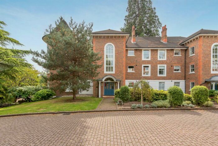 2 Bedroom Apartment To Rent In Agincourt, Ascot, SL5