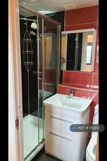 2 Bedroom Flat To Rent In Muirend Avenue, Glasgow, G44