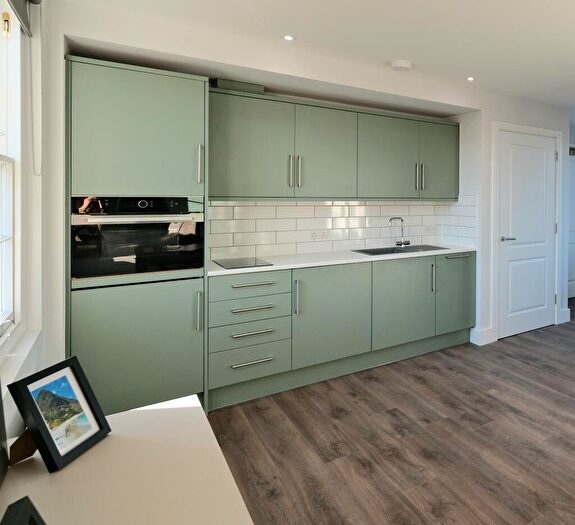 2 Bedroom Apartment To Rent In - Willow Walk, Cambridge, CB1