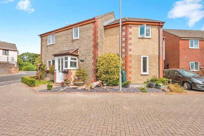 4 Bedroom Detached House For Sale In Caernarvon Close, Dorchester, DT1