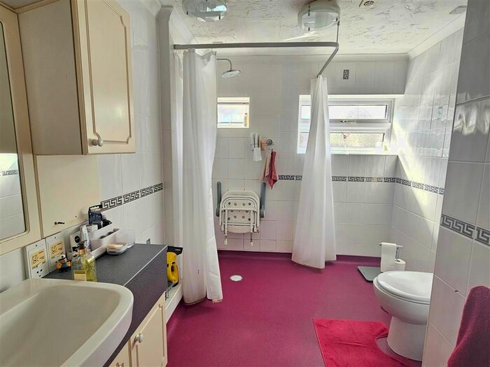 3 Bedroom Detached Bungalow For Sale In Gaynor Close, Wymondham, NR18