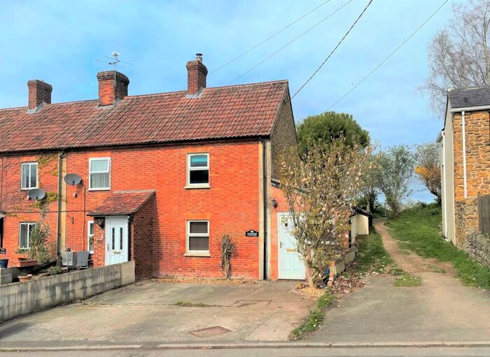 3 Bedroom End Of Terrace House For Sale In Torbay Road, Castle Cary, BA7