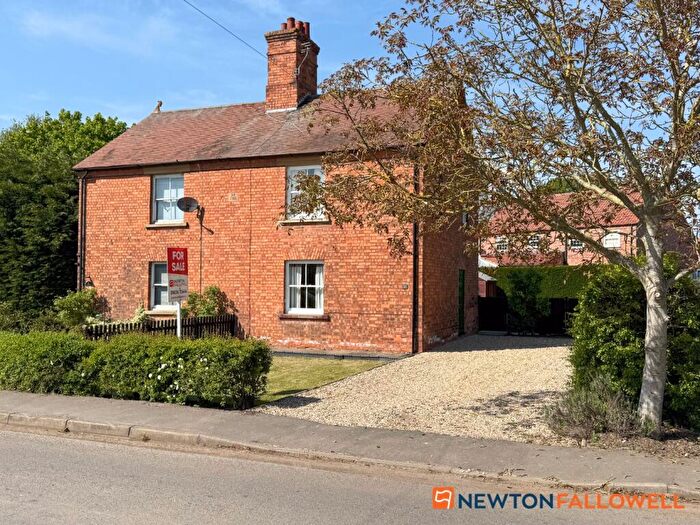 3 Bedroom Semi-Detached House For Sale In Hall Farm Cottage, Stapleford, LN6