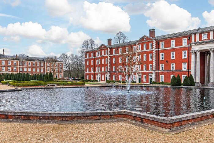 2 Bedroom Flat To Rent In Peninsula Square, Winchester, SO23