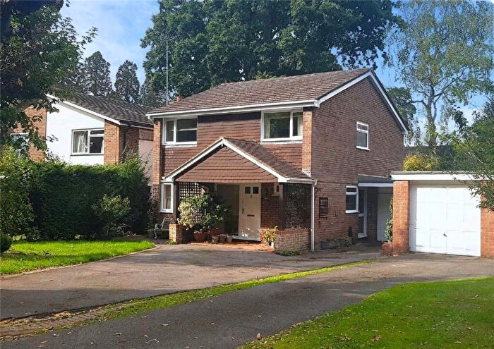 4 Bedroom Detached House For Sale In Cumberland Road, Camberley, Surrey, GU15