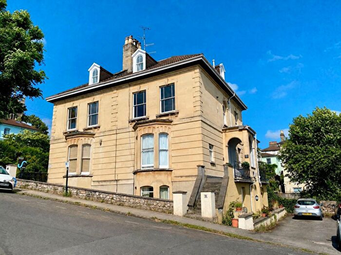 2 Bedroom Flat For Sale In Nugent Hill, Bristol, BS6