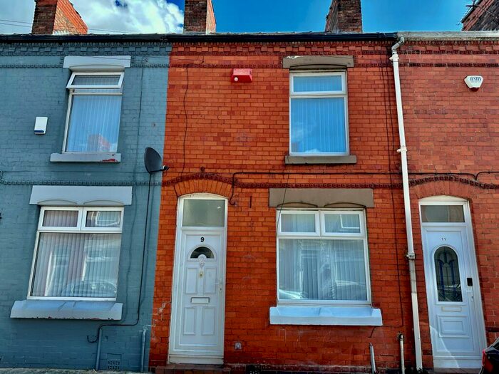 2 Bedroom House To Rent In Wyncroft, L13