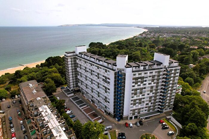 3 Bedroom Apartment For Sale In West Cliff Road, Bournemouth, BH2
