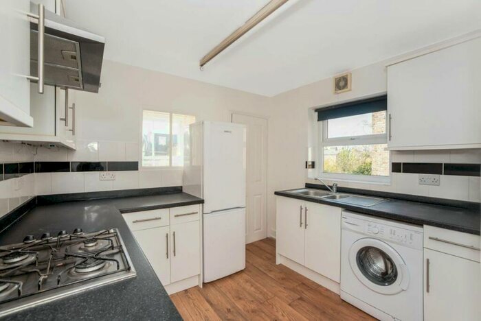 2 Bedroom Flat To Rent In Barforth Road, SE15