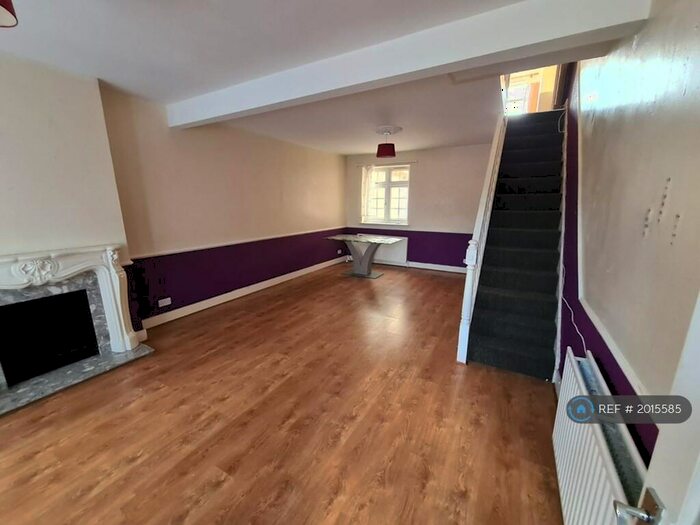 3 Bedroom Terraced House To Rent In Ordnance Road, Enfield, EN3