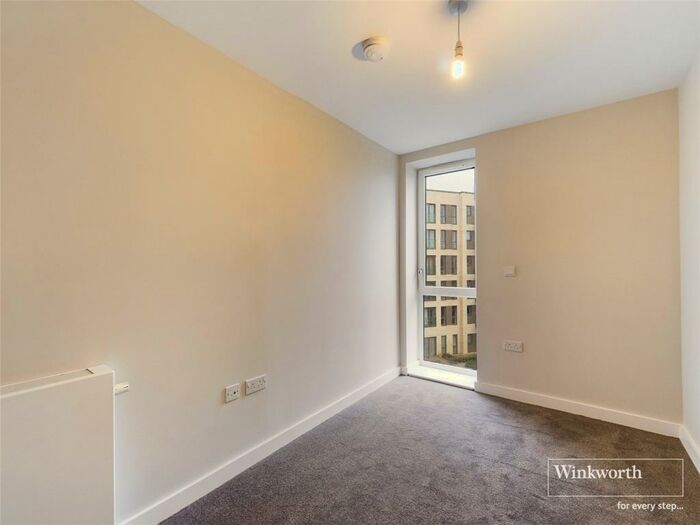 2 Bedroom Apartment To Rent In Huntley Place, Flagstaff Road, Reading, Berkshire, RG2