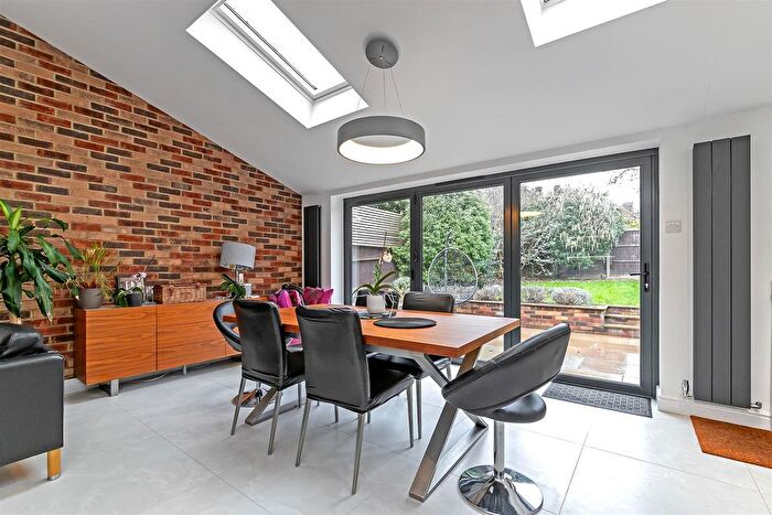 5 Bedroom Detached House For Sale In Toulmin Drive, St.Albans, AL3