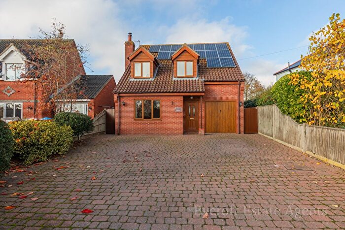 3 Bedroom Detached House For Sale In Mautby Lane, Runham, NR29