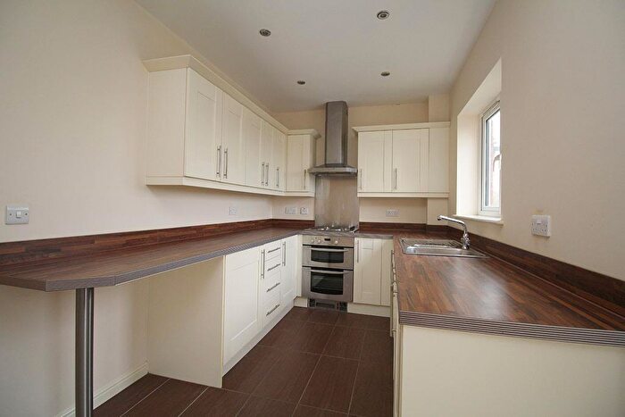 2 Bedroom Penthouse To Rent In Field Farm Close, Loughborough, LE11