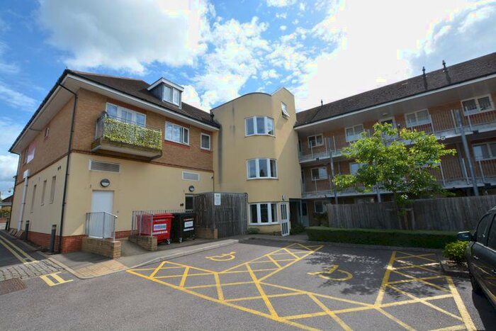 2 Bedroom Flat To Rent In Jackson Close, Langley, SL3