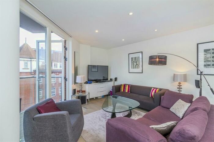 3 Bedroom Apartment To Rent In Worcester Point, Central Street, London, EC1V