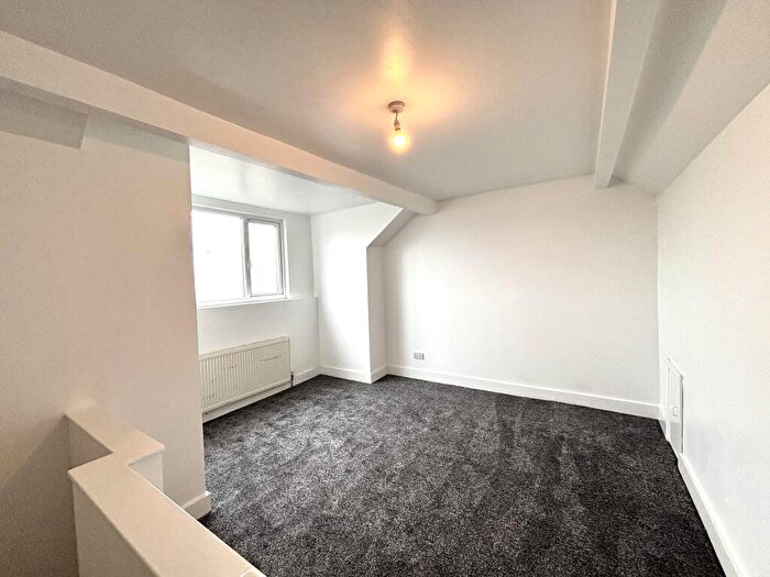 3 Bedroom House To Rent In City Road, Sheffield, S2
