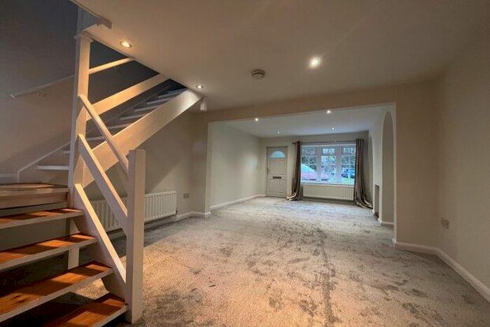 2 Bedroom End Of Terrace House To Rent In Portsmouth Road, Thames Ditton, KT7