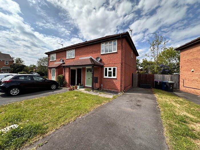 2 Bedroom End Of Terrace House For Sale In Thornthwaite Close, West Bridgford, Nottingham, Nottinghamshire, NG2
